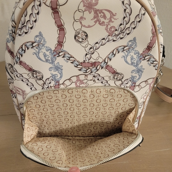Guess Backpack - Picture 5 of 16